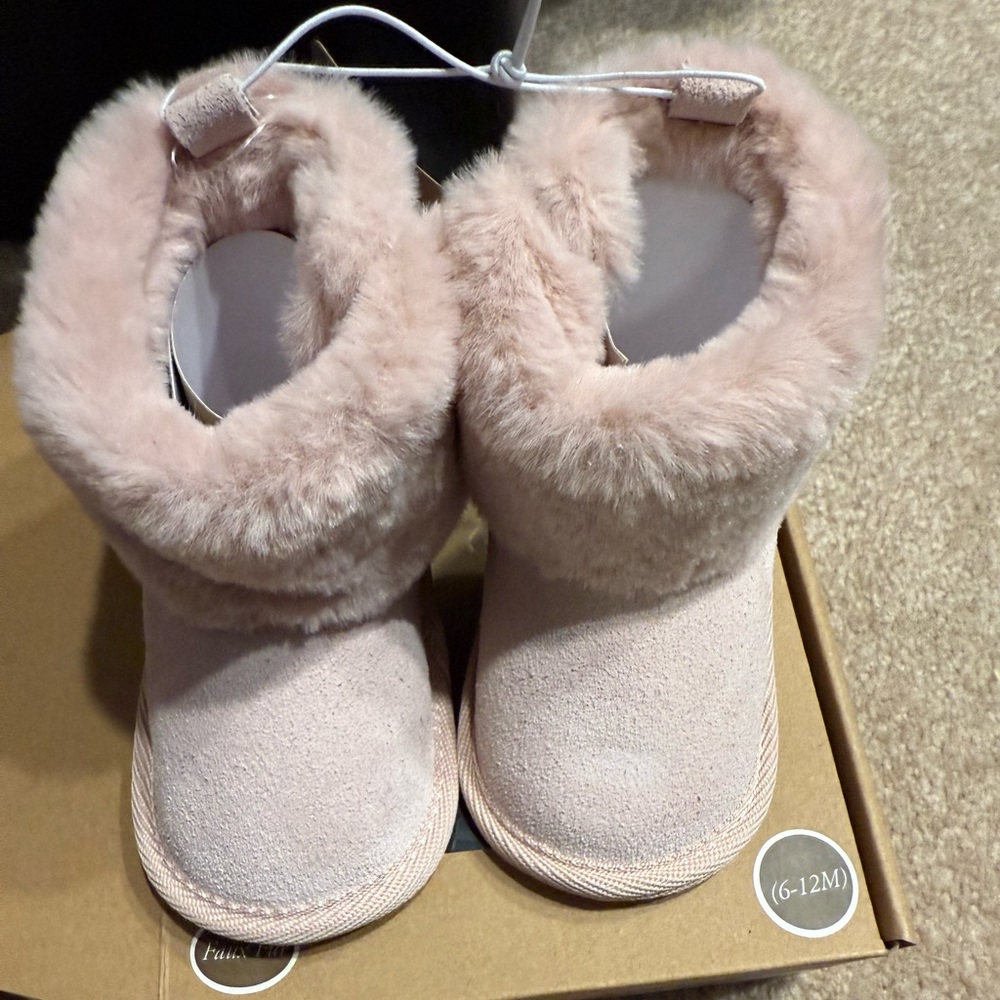 Bearpaw Pink baby boots 6-12 months